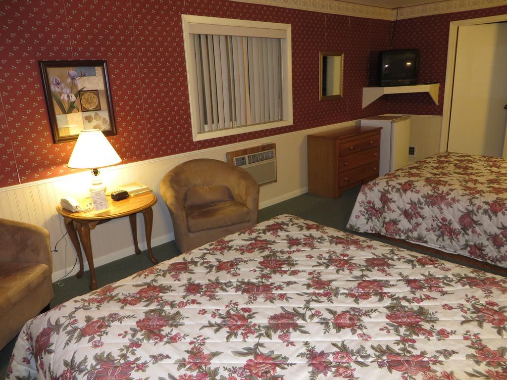 Travelers Inn Motel Игл-Ривер Номер фото